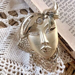 Vintage Marti Gras Mask Brooch with Matte & Satin Gold Masquerade Marionette Pin